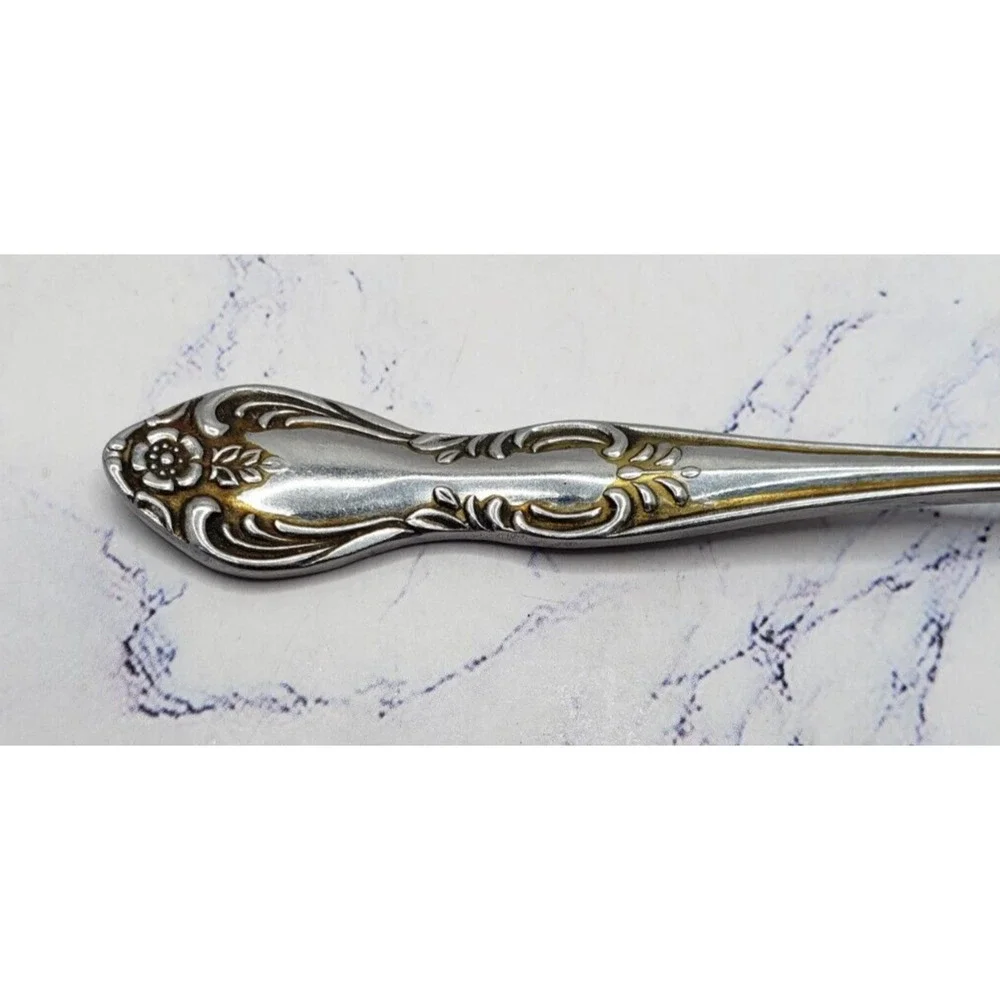6 Pieces of Flatware Spoons and Knife Valhalla Embassy Classic Stainless